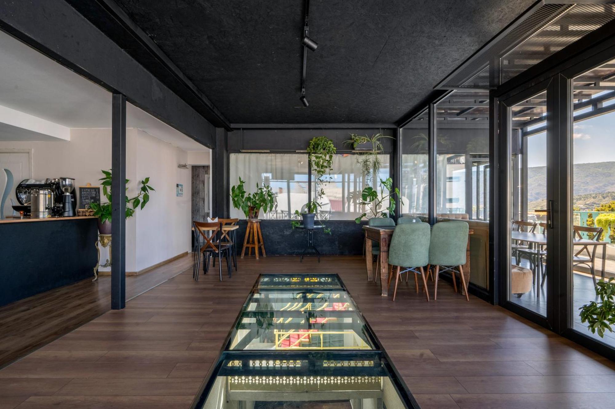 Hotel Tato & Coworking Space Tbilisi Luaran gambar